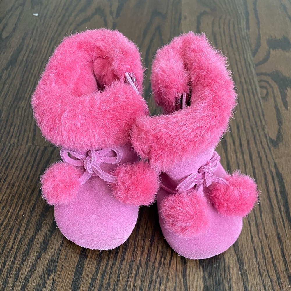 Weebok shoes hot pink size 2